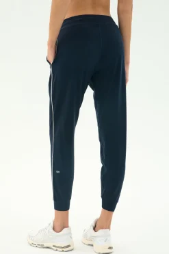 Airweight Jogger 7/8 with Piping