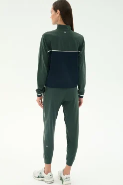 Airweight Jogger 7/8 with Piping